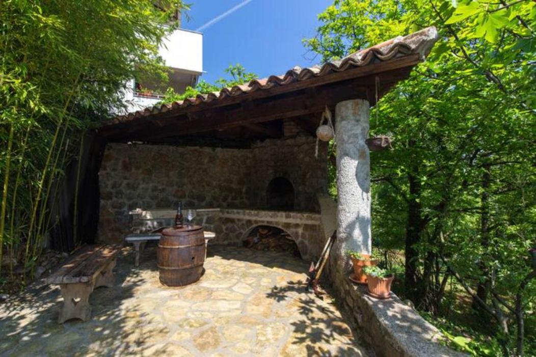 Secret Garden House Apartment Ловран Екстериор снимка