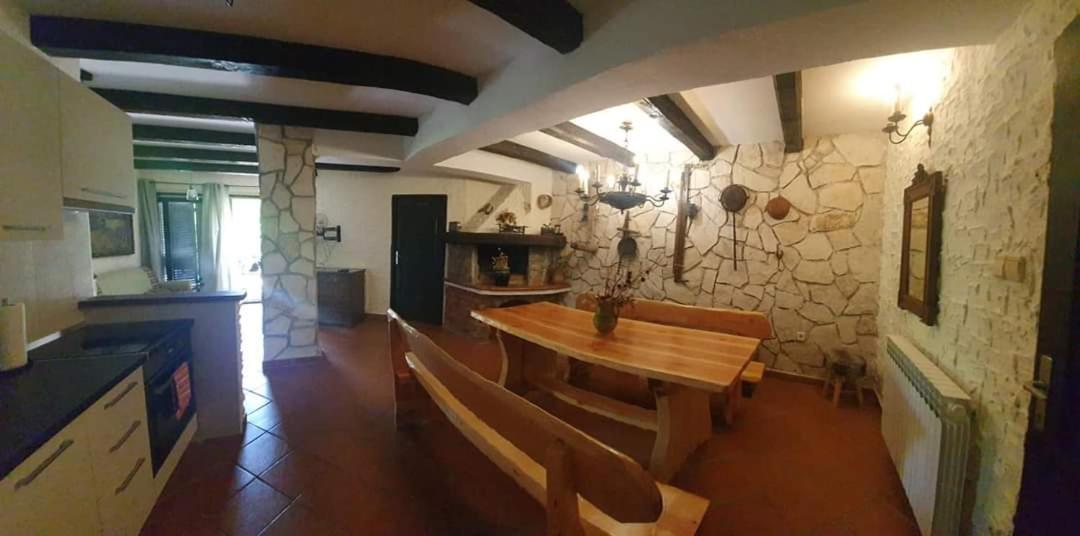 Secret Garden House Apartment Ловран Екстериор снимка